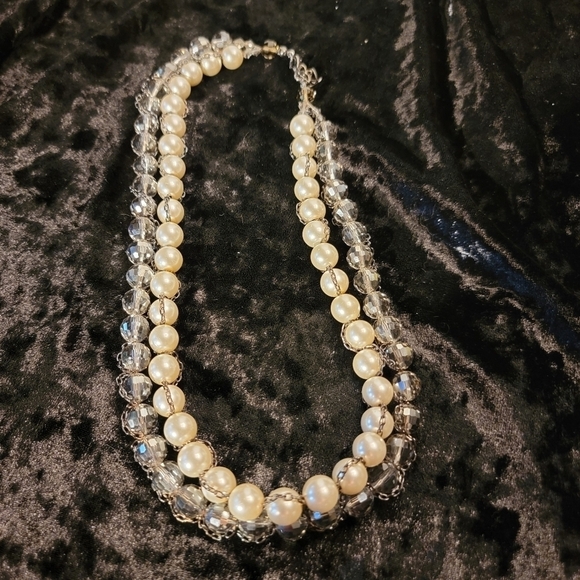 Vintage Faux Pearl and Crystal Necklace - Picture 4 of 9